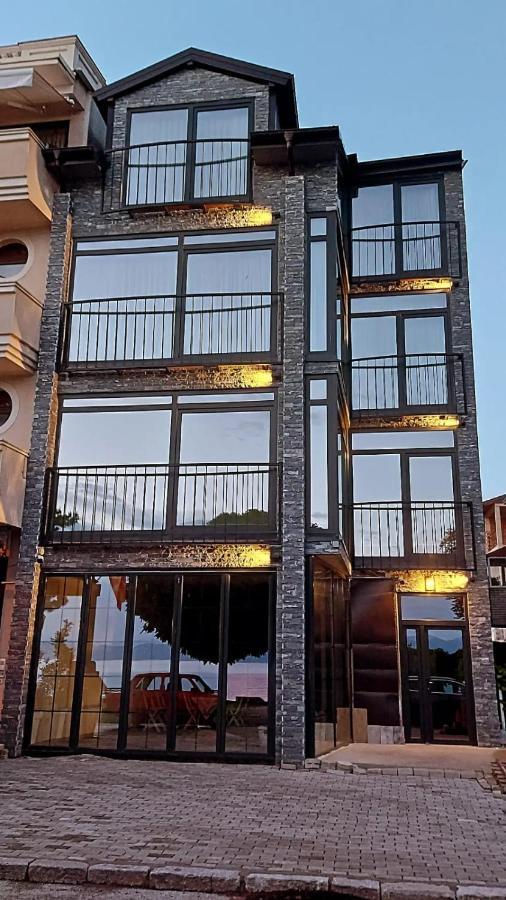 Pier 82 Apartments 奥赫里德 外观 照片